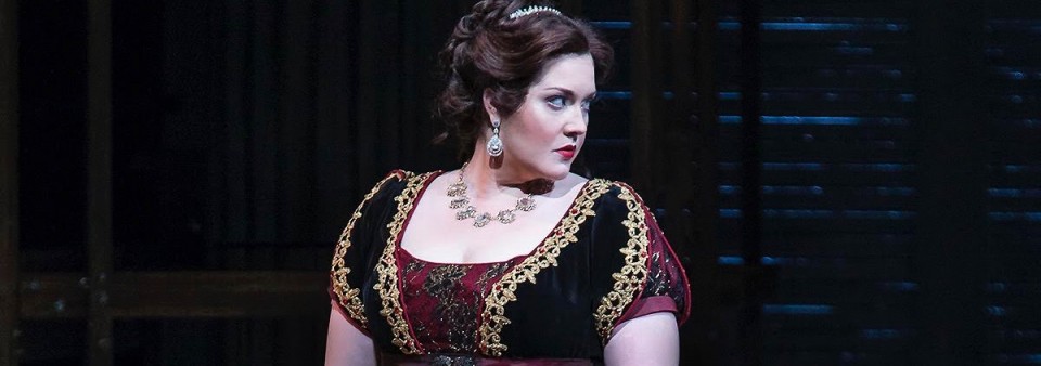 Tosca over-the-shoulder shade